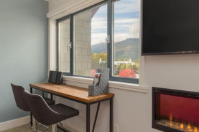Black Tusk - Top Floor, Best Location, Mtn Views